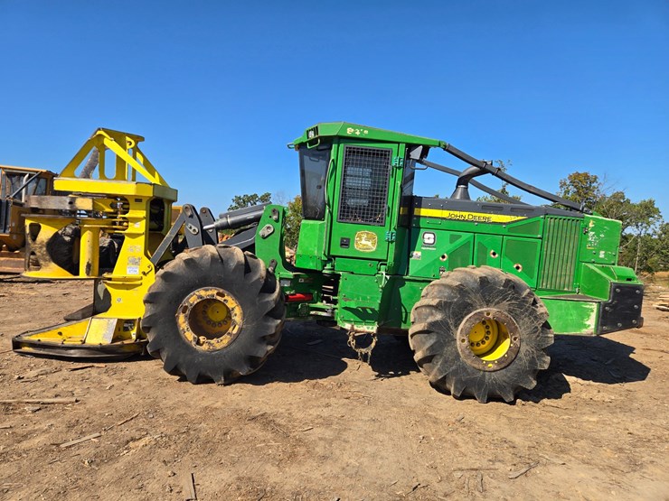 2019-john-deere-6-image-7