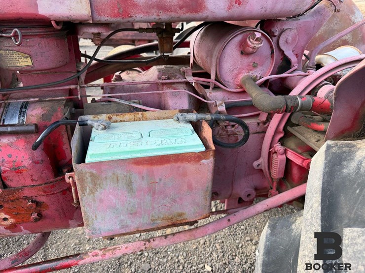 1951-ih-mccormick-w6-tractor---non-running-image-19