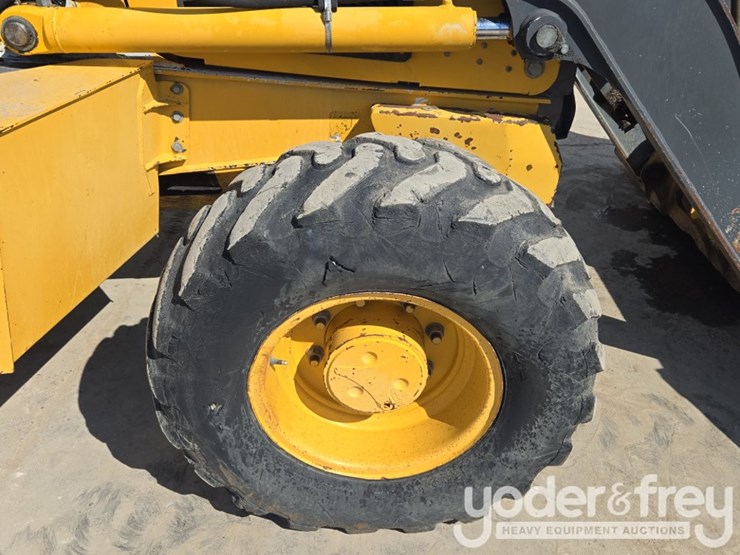 2015-deere-310sk-image-11