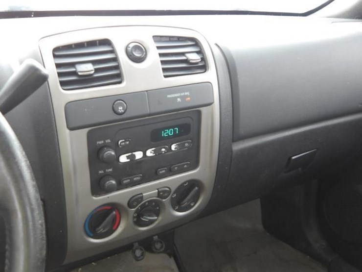 2011-chevrolet-colorado-image-16