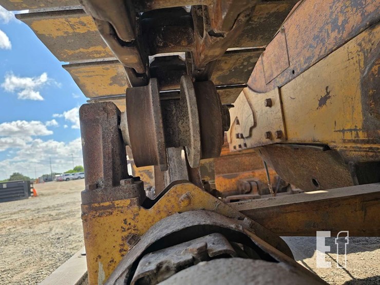 caterpillar-d6d-image-26