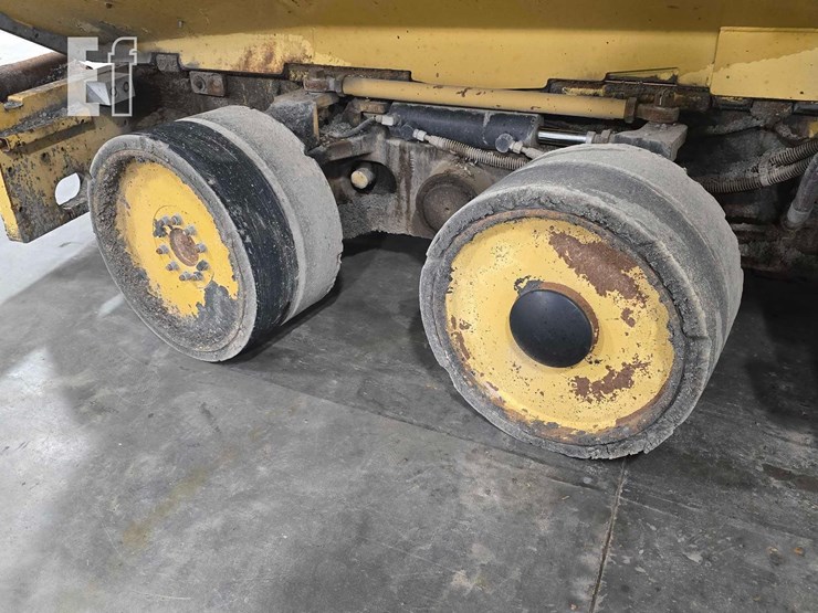 2016-caterpillar-ap-600f-image-23