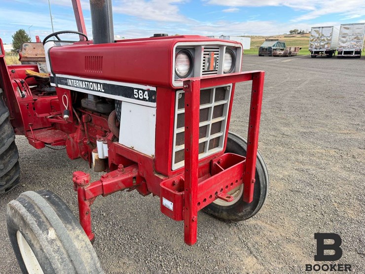 international-584-tractor-image-8