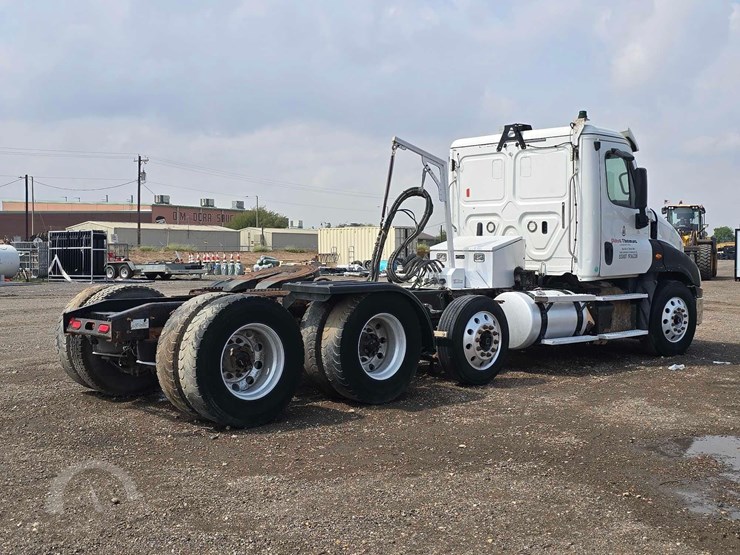 2018-freightliner-cascadia-125-image-3