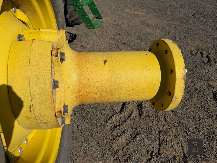 2011-john-deere-8360r-tractor-image-20