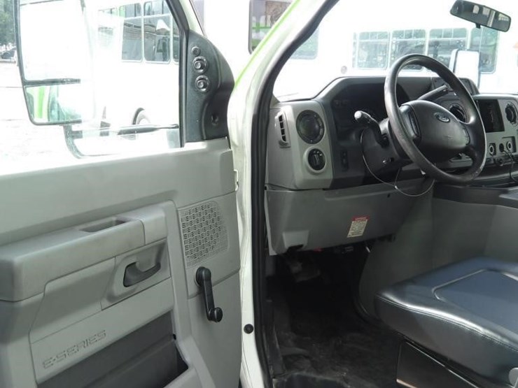 2016-ford-e450-image-17