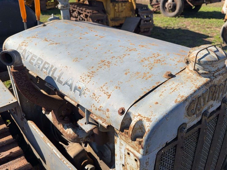 caterpillar-ten-image-10