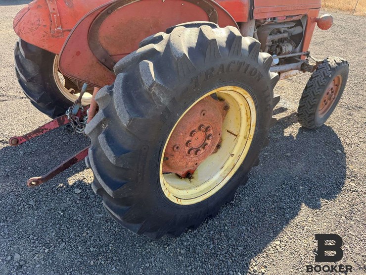 1964-massey-ferguson-35-tractor-image-16