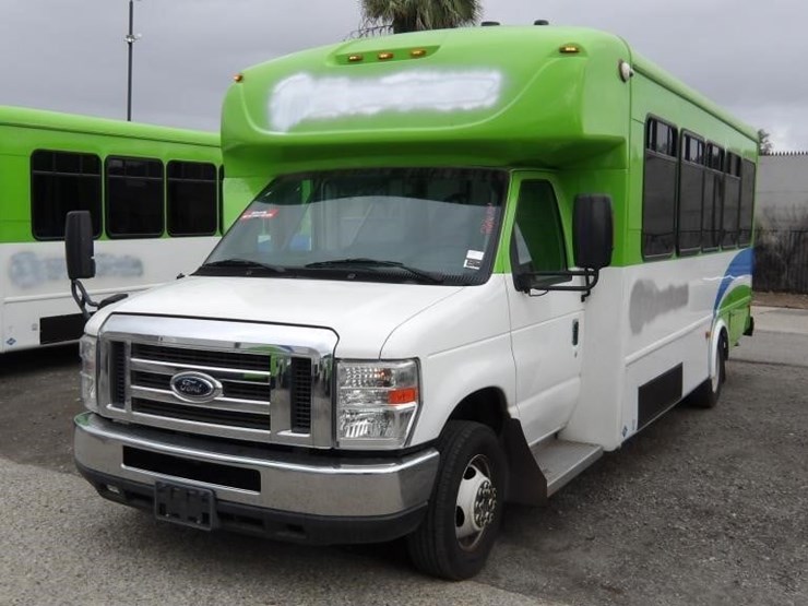 2017-ford-e450-image-1