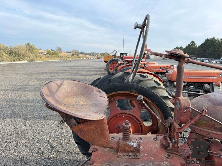 farmall-model-h-tractor---non-running-image-13