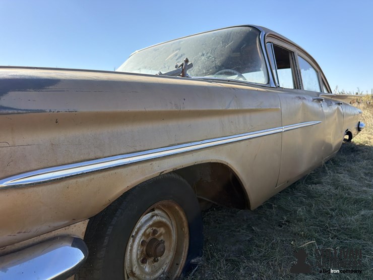 1959-chevrolet-biscayne-4-door-sedan-for-parts-image-13