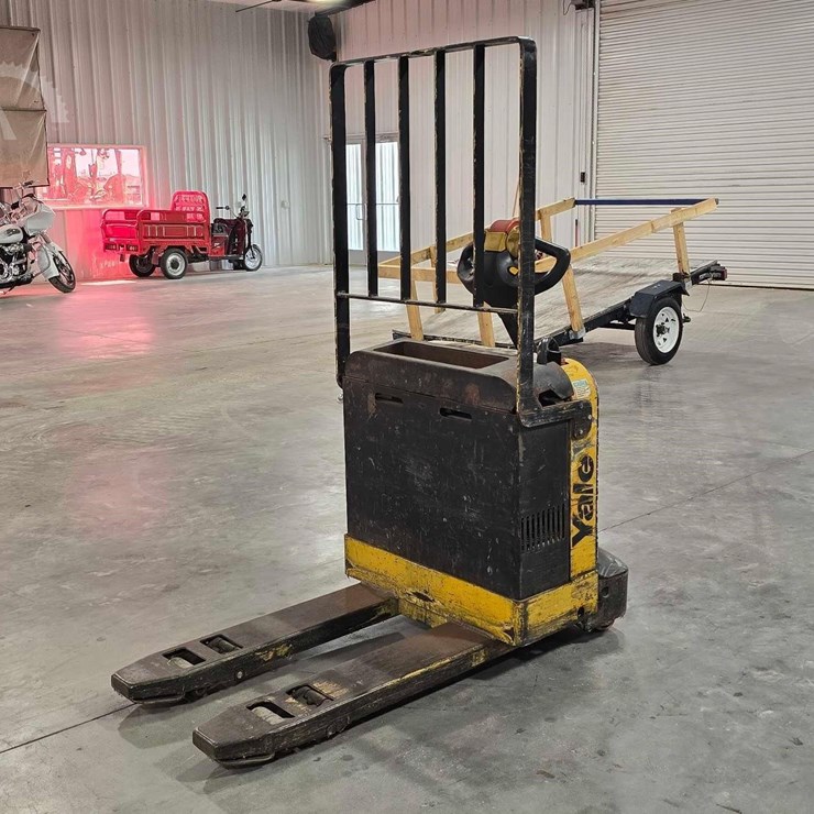 2009 YALE MPB040E