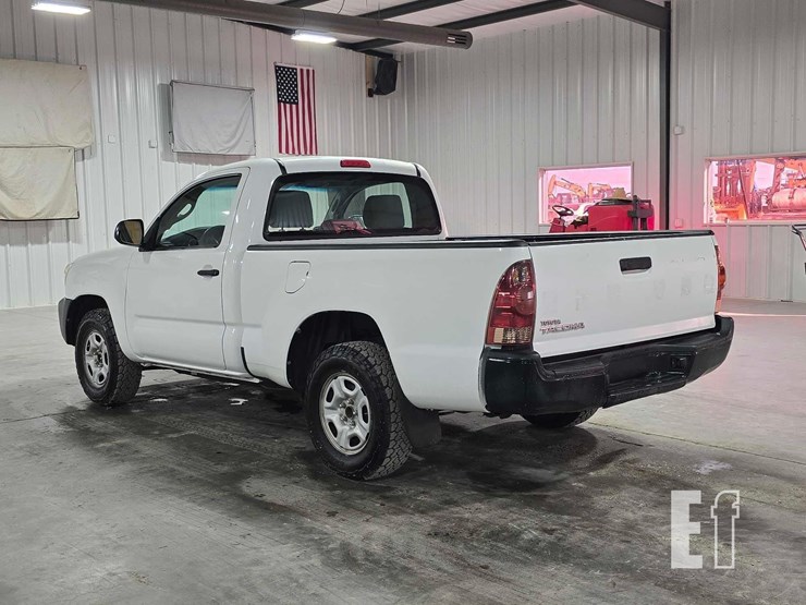 2013-toyota-tacoma-image-4