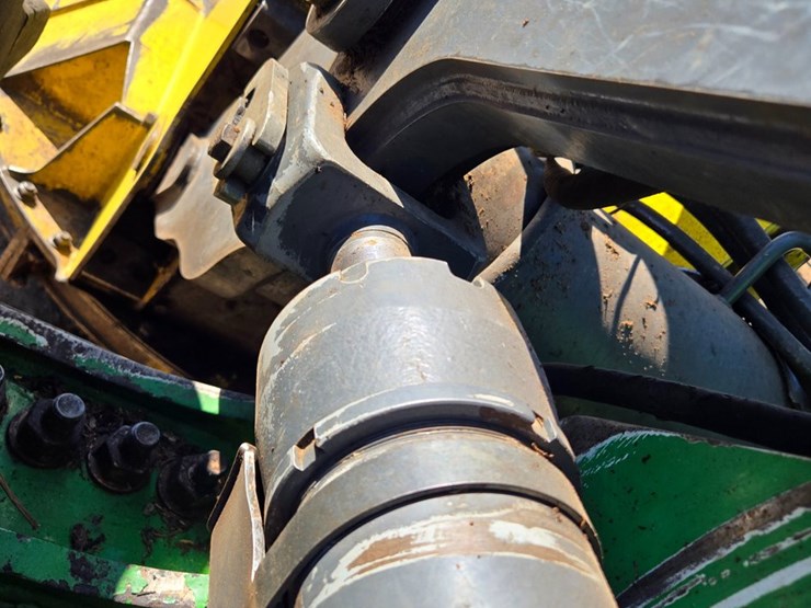 2019-john-deere-6-image-90