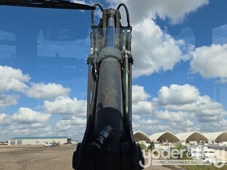 2022-deere-310sl-image-35