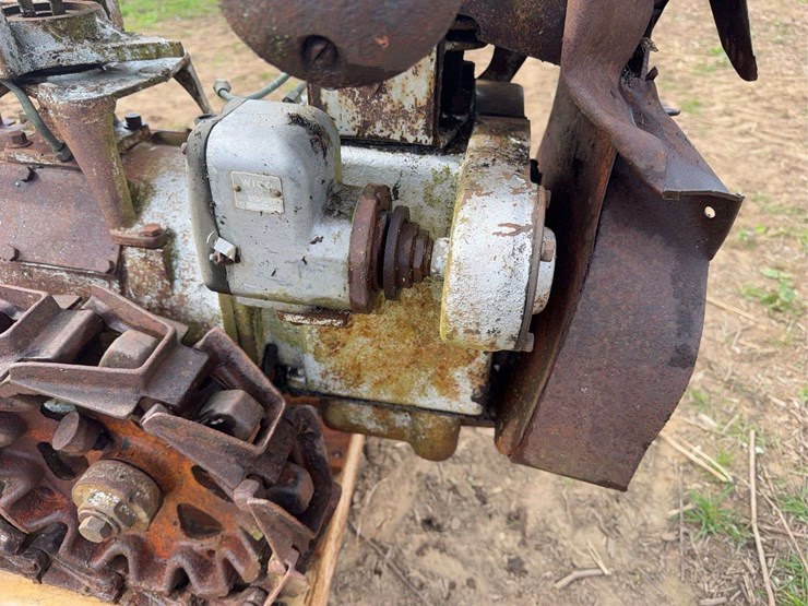 vaughan-flex-tred-garden-tractor-image-9