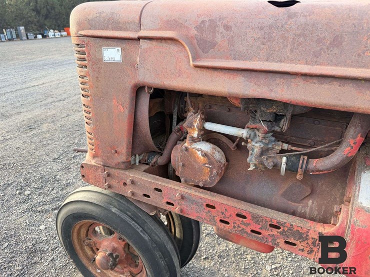 farmall-model-h-tractor---non-running-image-21