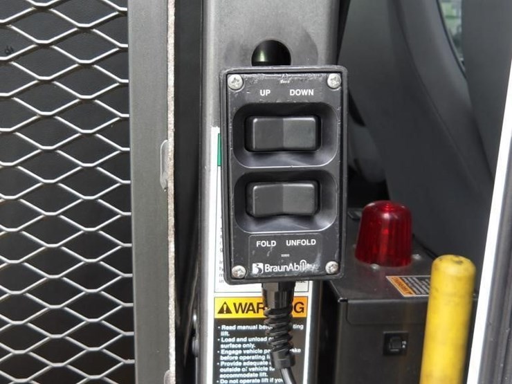 2016-ford-e450-image-16