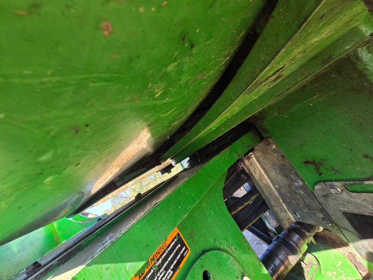 2019-john-deere-6-image-64