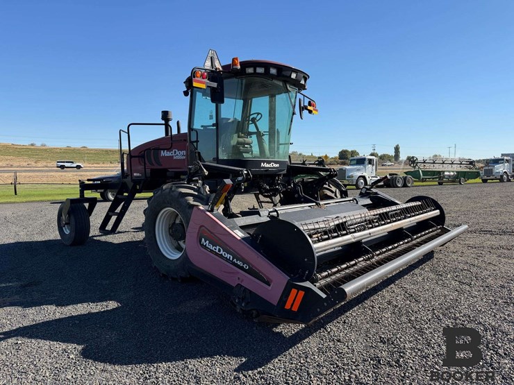 2016-macdon-m155e4-windrower-image-7