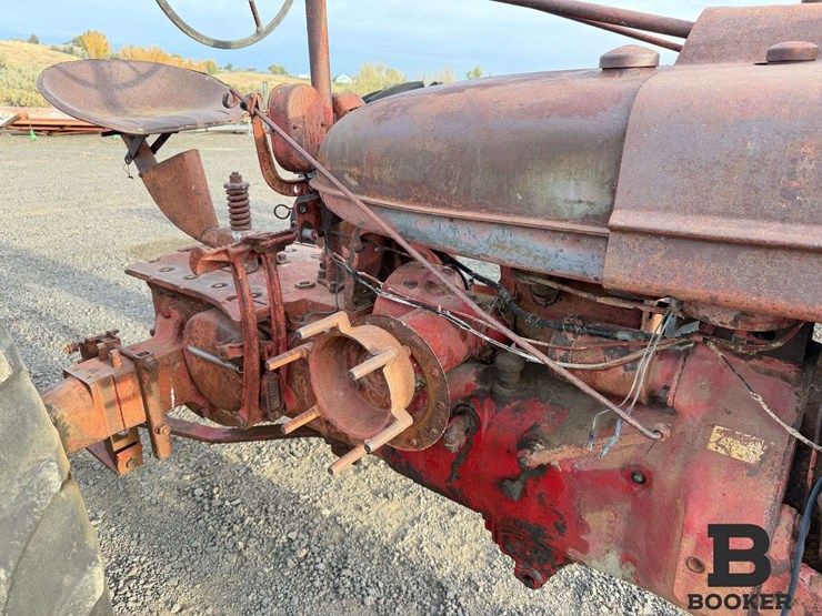 farmall-model-h-tractor---non-running-image-10