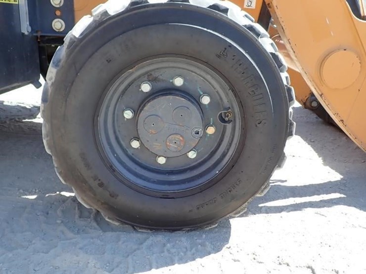2019-case-570n-ep-skip-loader-image-11