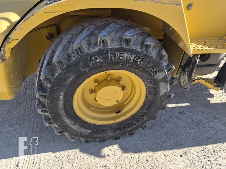 2012-deere-244j-image-14