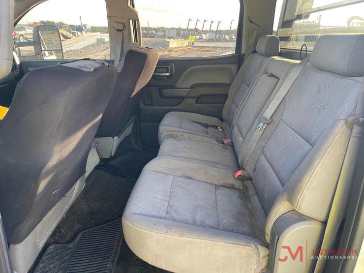 2014-chevrolet-2500-image-32