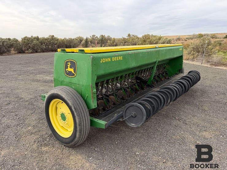 john-deere-8300-grain-drill-image-4