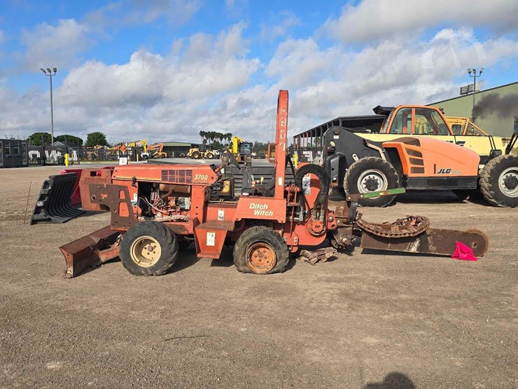 1999-ditch-witch-3700dd-image-5