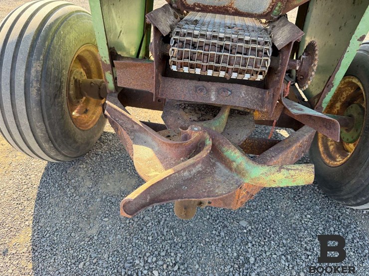 john-deere-301-fertilizer-spreader-image-20