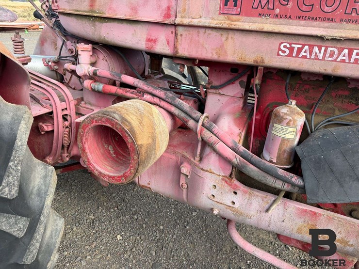 1951-ih-mccormick-w6-tractor---non-running-image-11