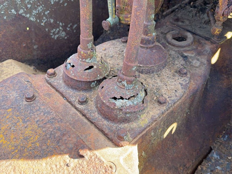 caterpillar-twenty-two-image-20