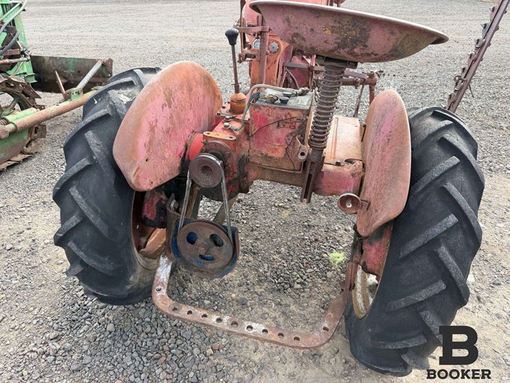 international-harvester-farmall-cub-tractor---non-running-image-16