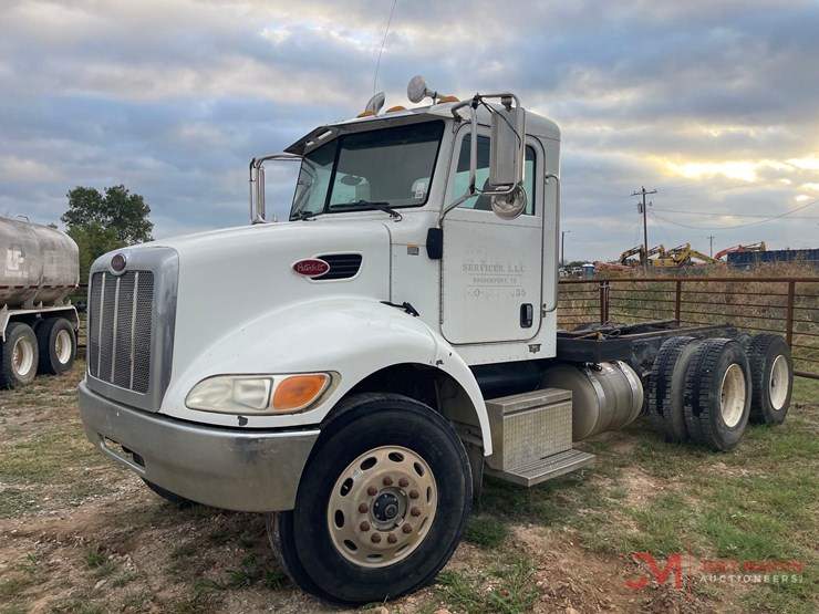 2006-peterbilt-335-image-7
