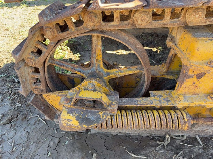 caterpillar-ten-high-clear-image-36