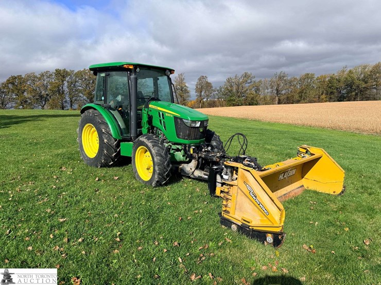 2024-john-deere-5067e-image-2