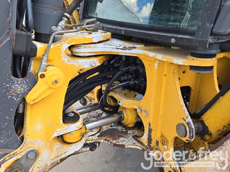 2015-deere-310sk-image-31