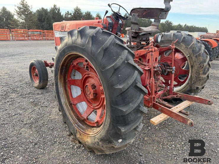 1967-international-farmall-656-tractor---non-running-image-19