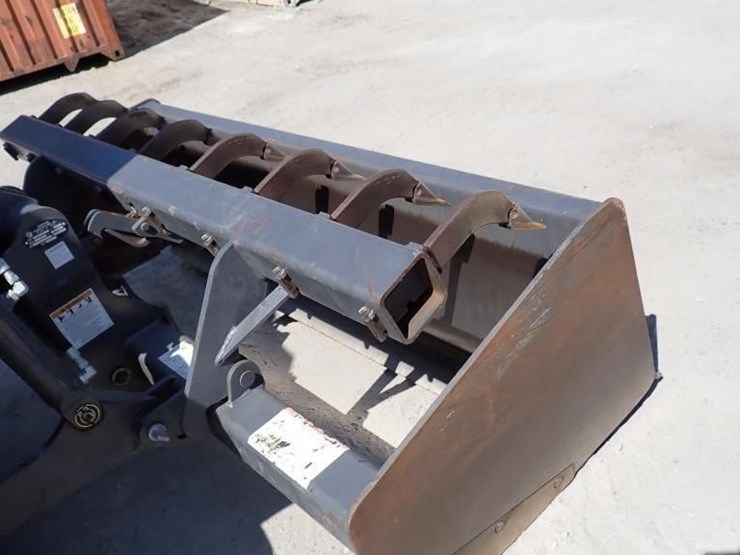 2019-case-570n-ep-skip-loader-image-17