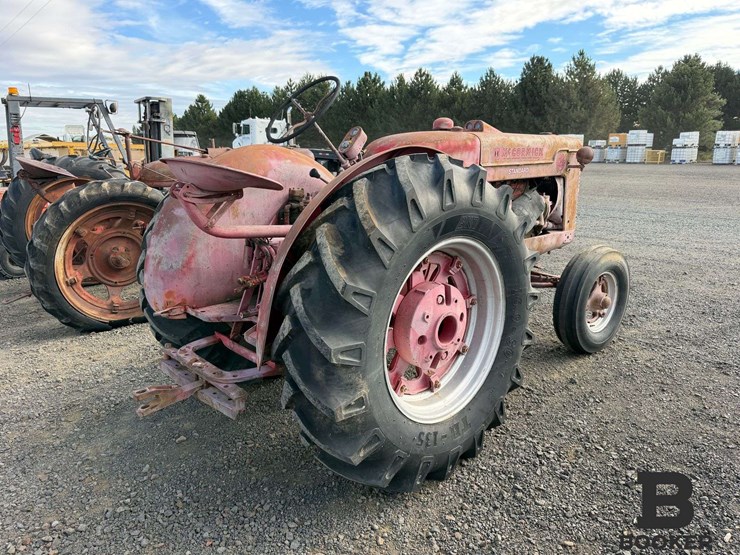 1951-ih-mccormick-w6-tractor---non-running-image-5
