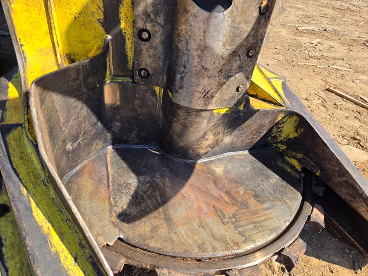 2019-john-deere-6-image-95