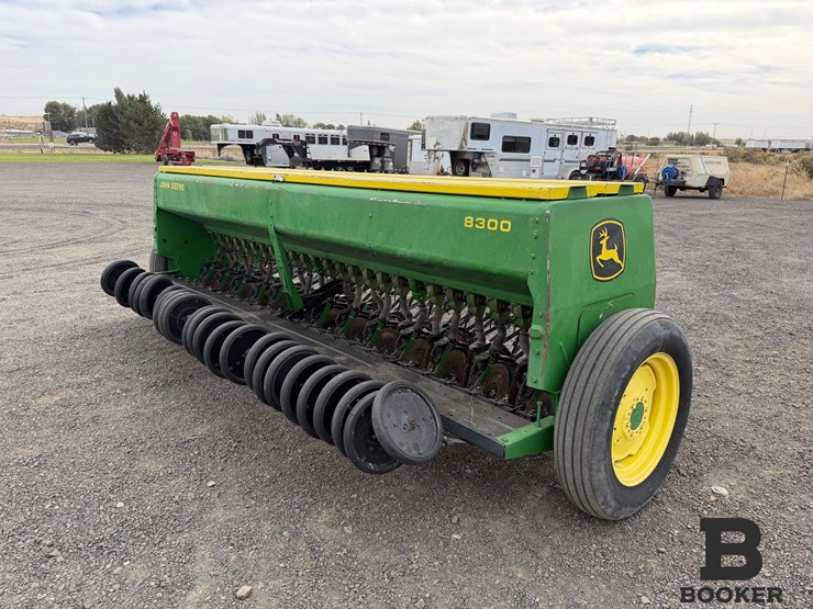 john-deere-8300-grain-drill-image-6