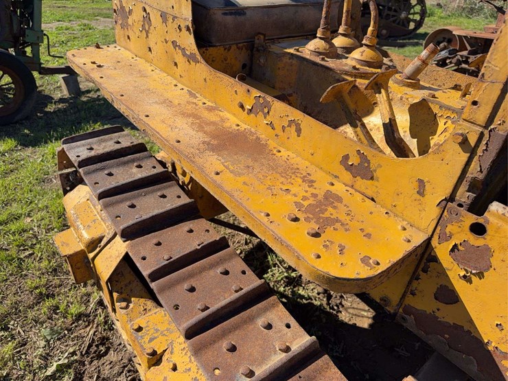 caterpillar-ten-high-clear-image-17