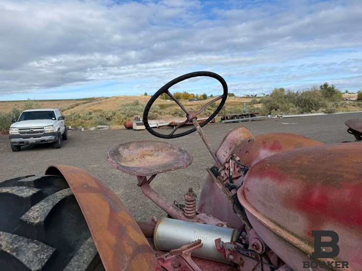 1951-ih-mccormick-w6-tractor---non-running-image-13