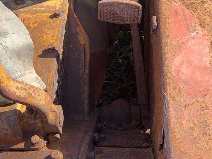 caterpillar-d2-image-25