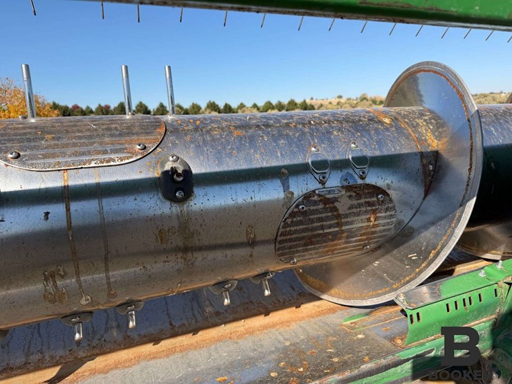 2011-john-deere-630r-platform-header-image-29