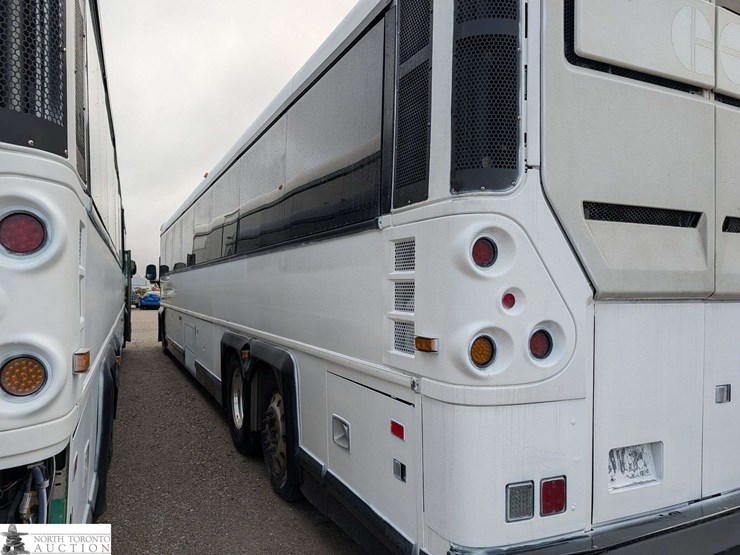 non-operable-2011-motor-coach-industries-d4500-t/a-55-passenger-bus-image-7