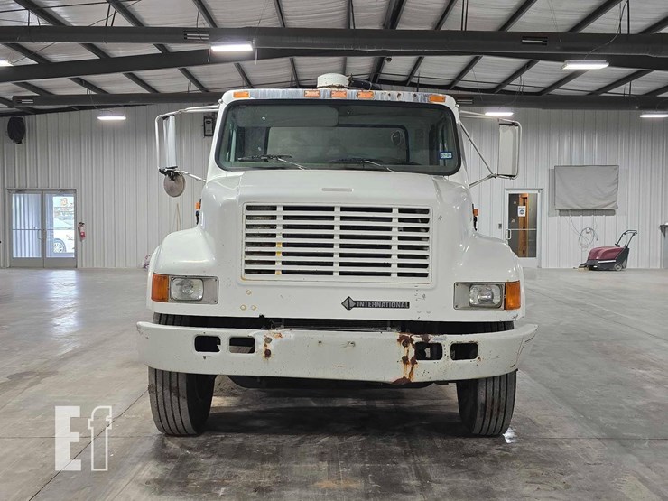 2001-international-4900-image-7
