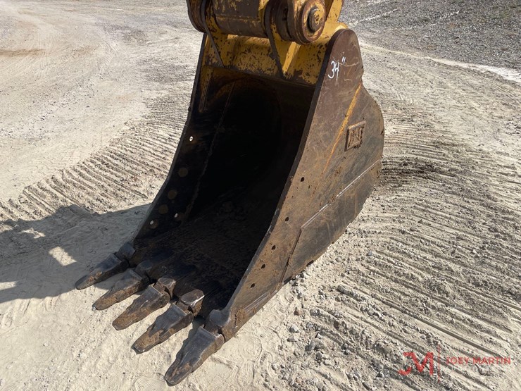 2013-caterpillar-320el-image-11
